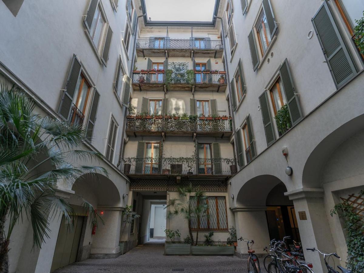 The Best Rent - Gorgeous Two-Bedroom Apartment In Porta Nuova District Milan Luaran gambar