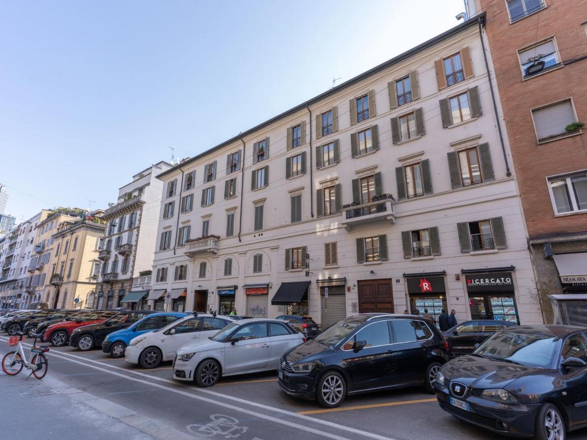 The Best Rent - Gorgeous Two-Bedroom Apartment In Porta Nuova District Milan Luaran gambar