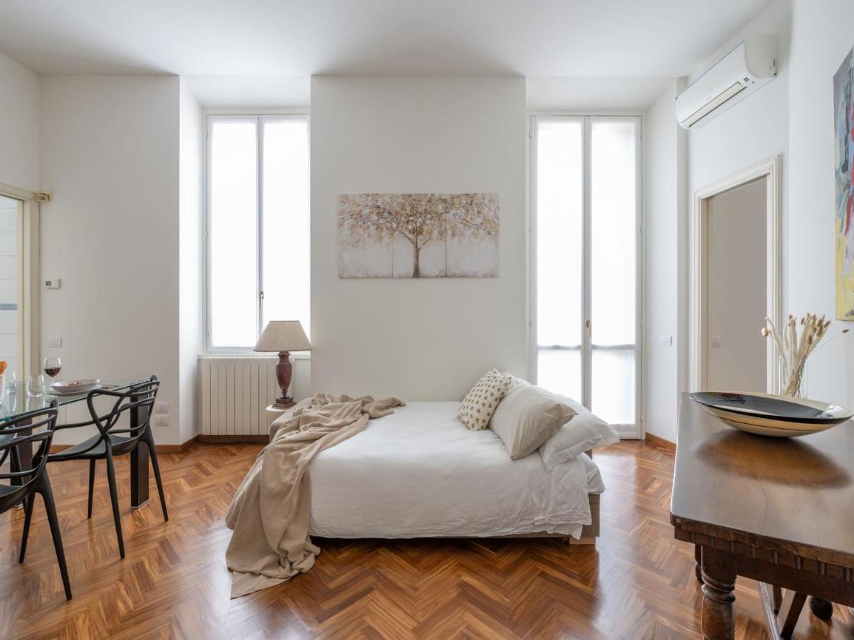 The Best Rent - Gorgeous Two-Bedroom Apartment In Porta Nuova District Milan Luaran gambar