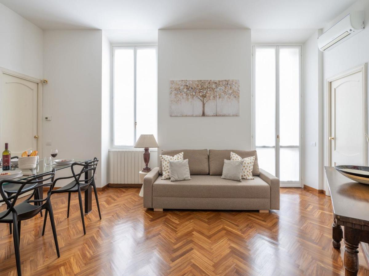 The Best Rent - Gorgeous Two-Bedroom Apartment In Porta Nuova District Milan Luaran gambar
