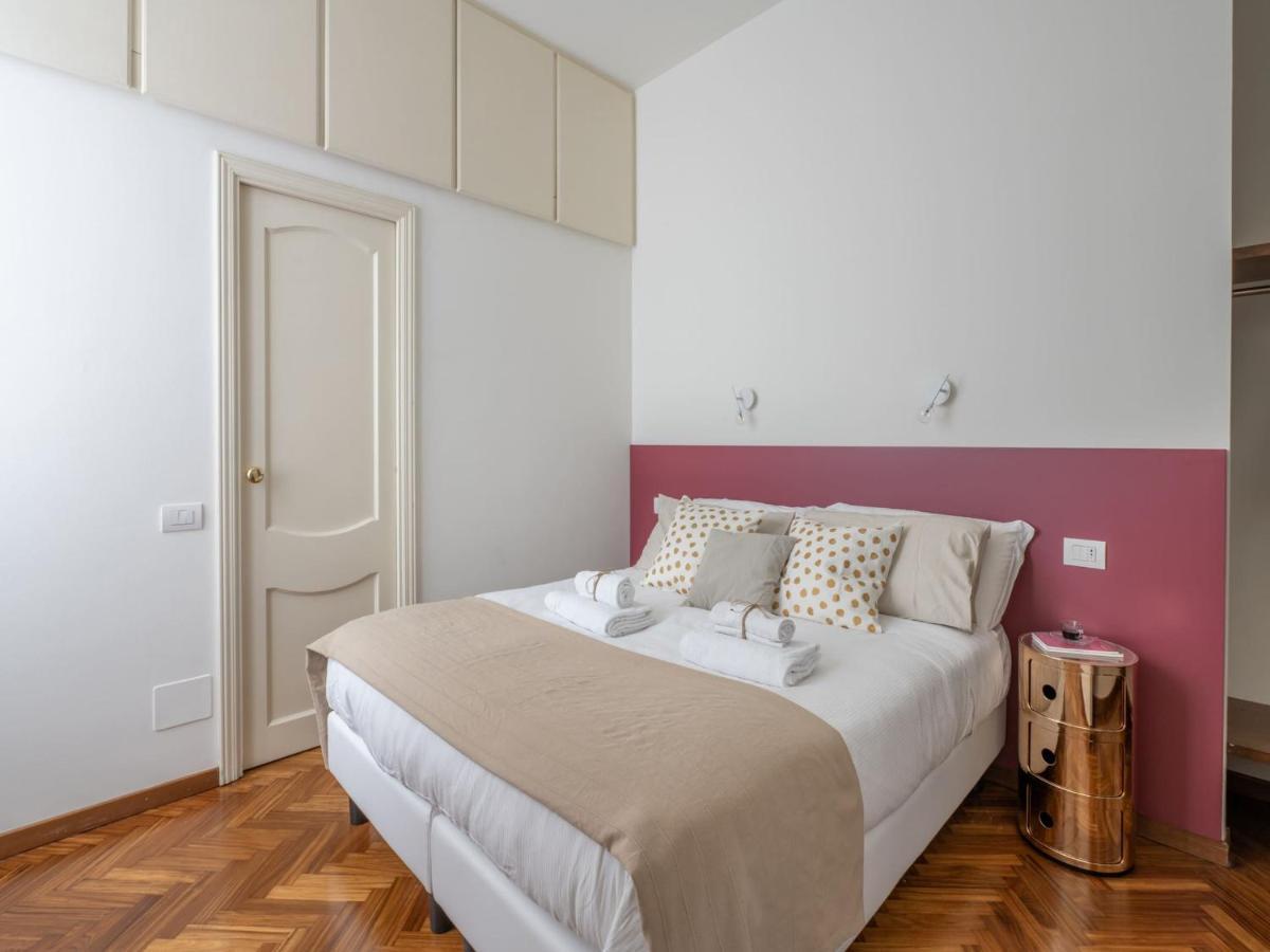 The Best Rent - Gorgeous Two-Bedroom Apartment In Porta Nuova District Milan Luaran gambar