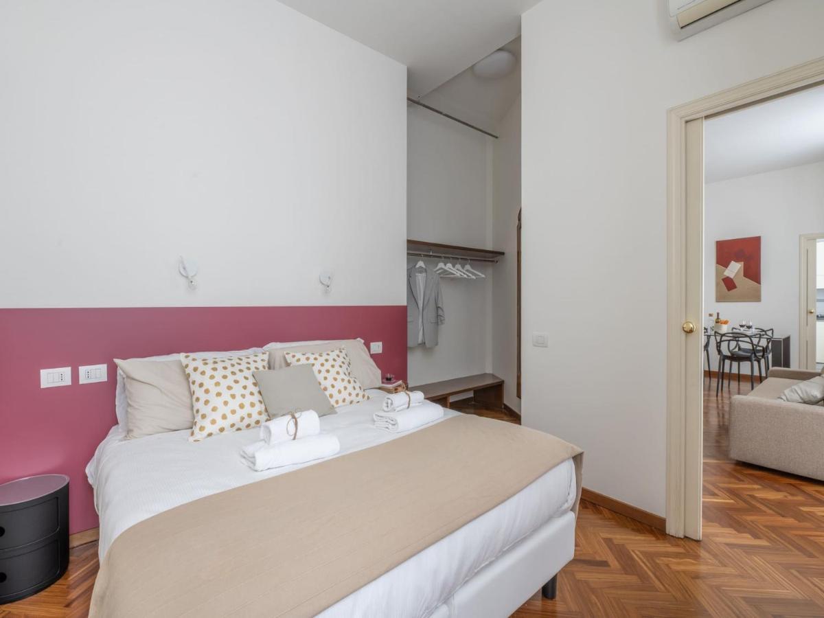 The Best Rent - Gorgeous Two-Bedroom Apartment In Porta Nuova District Milan Luaran gambar